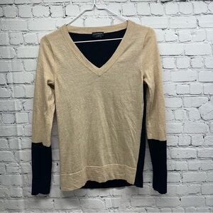 Club Mónaco ITALIAN YARN V-Neck Sweater in Cream and Black 100% wool SZ XS